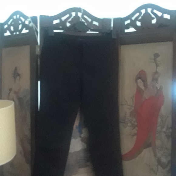 Tommy Hilfiger women's ankle lenght black pants. Size 00 - Picture 4 of 4